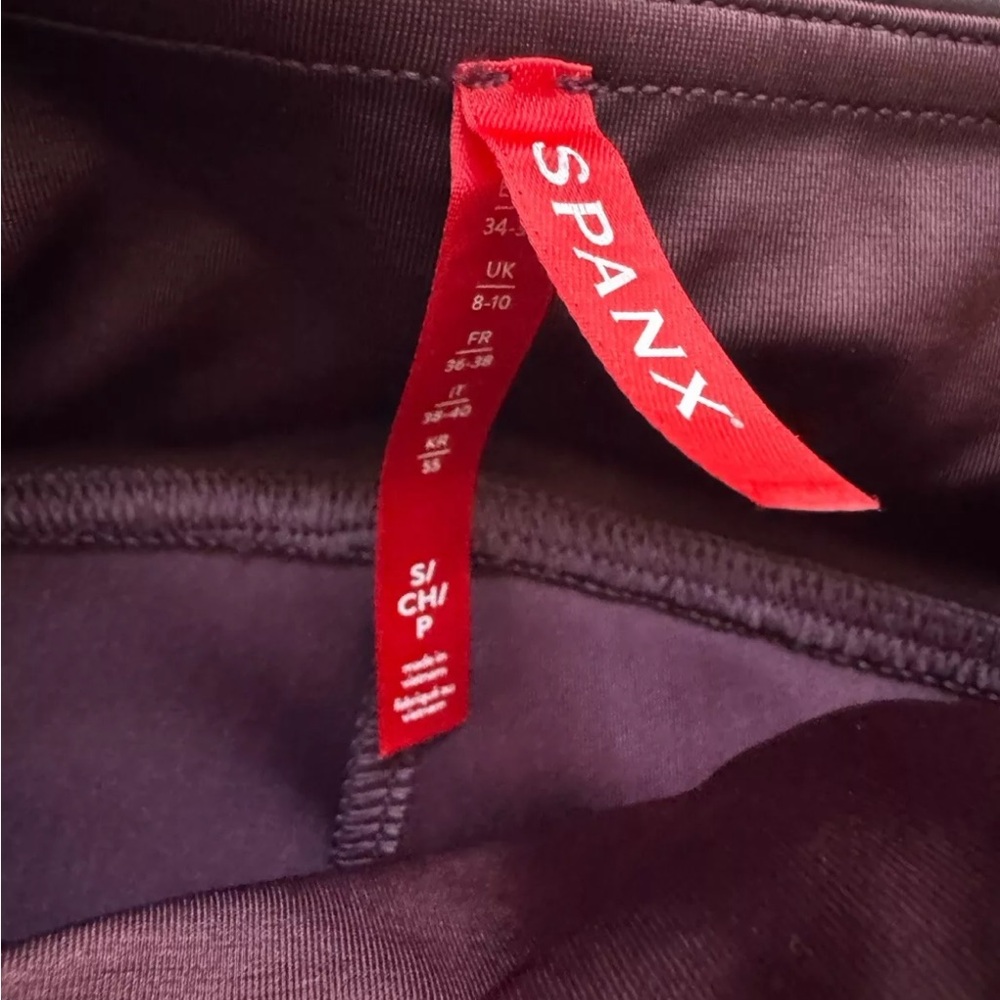 Spanx Faux Patent Leather Leggings in Ruby Womens Sz Small - Picture 6 of 7
